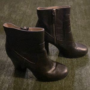 Vintage Frye Booties (Black)